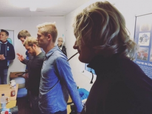 freediving courses in the uk student stretching with cigarette in his mouth