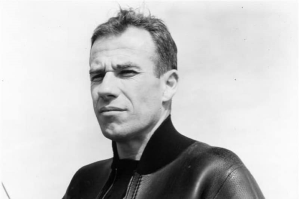 Beginners guide to freediving the history of freediving Robert (Bob) Croft is the grandfather of USA Freediving and the first person to hold a freediving world record as a US athlete.