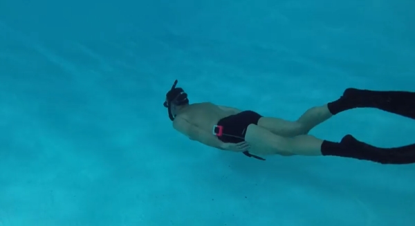 Go Freediving - What do you learn on a freediving course - pool session
