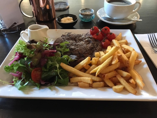 freediving diet - steak and chips